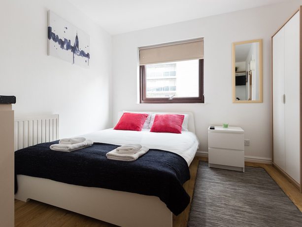 Imagen de la habitación del Hotel Centra Wharf. Foto 17