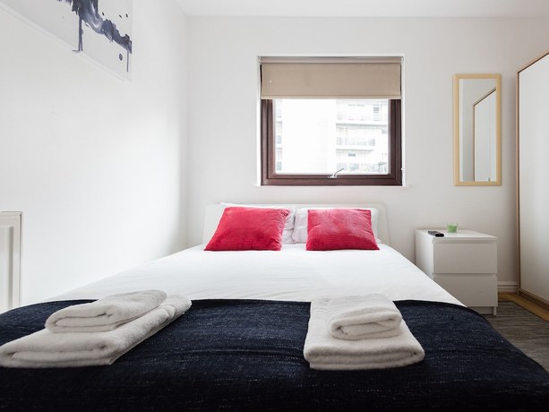 Imagen de la habitación del Hotel Centra Wharf. Foto 20