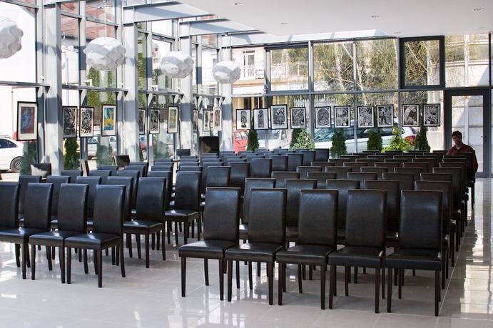 Imagen de los interiores del Hotel Centr&aacute;l, Nyiregyhaza. Foto 13