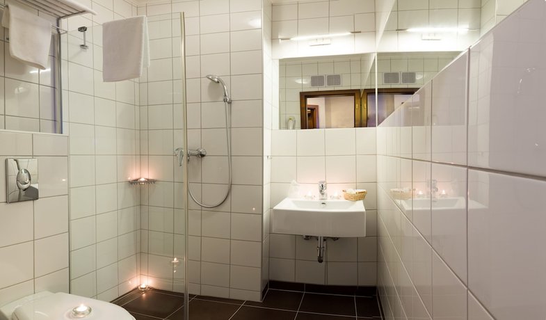 Imagen de la habitación del Hotel Centr&aacute;l, Nyiregyhaza. Foto 8