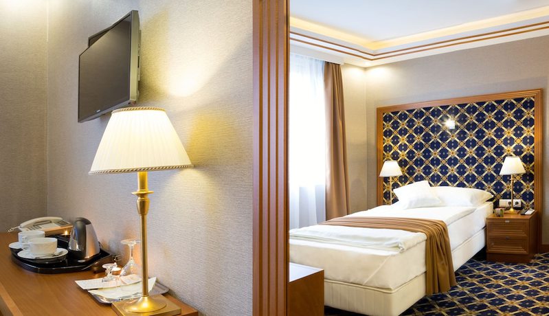 Imagen de la habitación del Hotel Centr&aacute;l, Nyiregyhaza. Foto 11