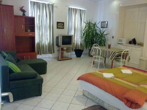 Imagen general del Hotel Central Apartman. Foto 11