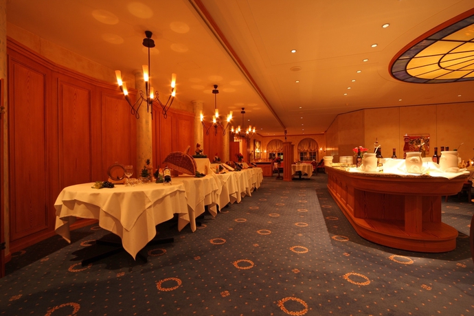Imagen del bar/restaurante del Hotel Central Apartments Davos. Foto 3