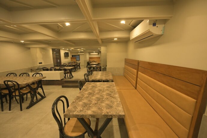 Imagen del bar/restaurante del Hotel Central Avenue. Foto 10