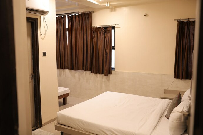 Imagen de la habitación del Hotel Central Avenue. Foto 13