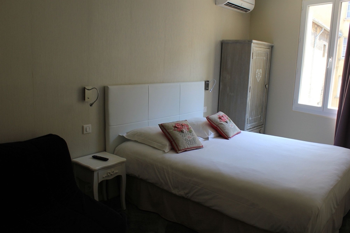 Imagen de la habitación del Hotel Central, Avignon. Foto 2