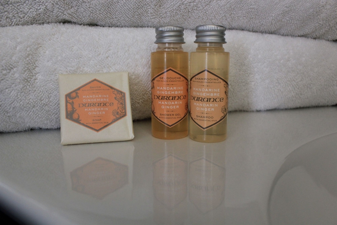 Imagen de la habitación del Hotel Central, Avignon. Foto 6