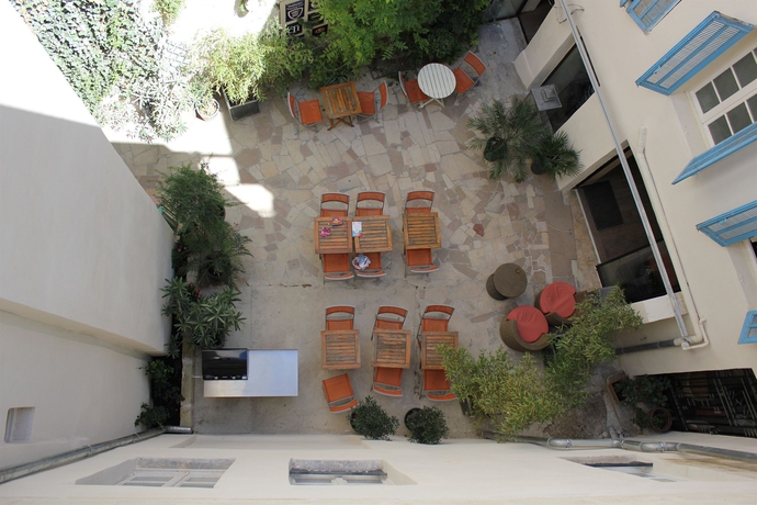 Imagen de los exteriores del Hotel Central, Avignon. Foto 13