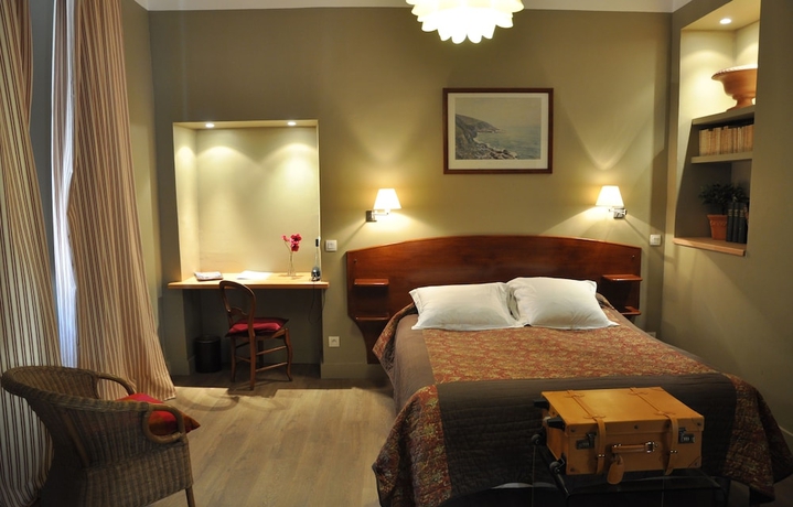 Imagen de la habitación del Hotel Central Bastia. Foto 2