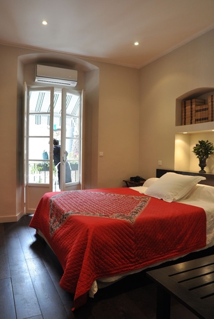 Imagen de la habitación del Hotel Central Bastia. Foto 6