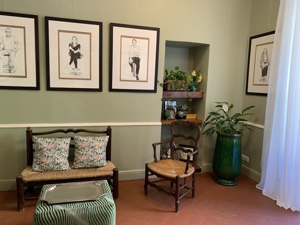 Imagen de los interiores del Hotel Central Bastia. Foto 17