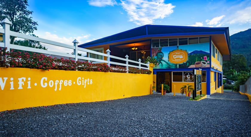 Imagen de los exteriores del Hotel Central Boquete. Foto 10