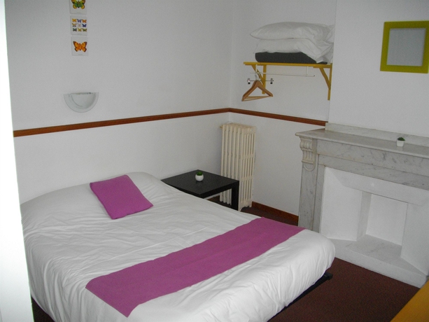 Imagen de la habitación del Hotel Central, Carcassonne. Foto 6