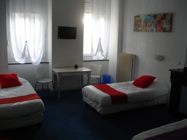 Imagen de la habitación del Hotel Central, Carcassonne. Foto 14