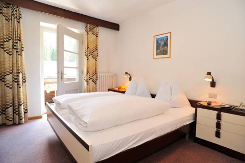 Imagen de la habitación del Hotel Central, Carezza. Foto 4