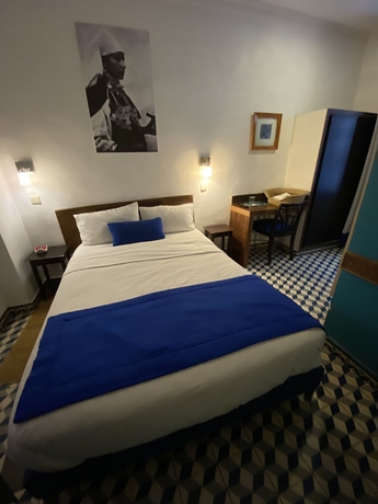 Imagen de la habitación del Hotel Central, Casablanca. Foto 7