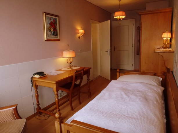 Imagen de la habitación del Hotel Central Continental. Foto 10