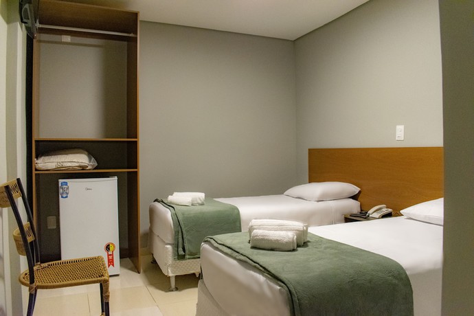 Imagen de la habitación del Hotel Central De Lins. Foto 6