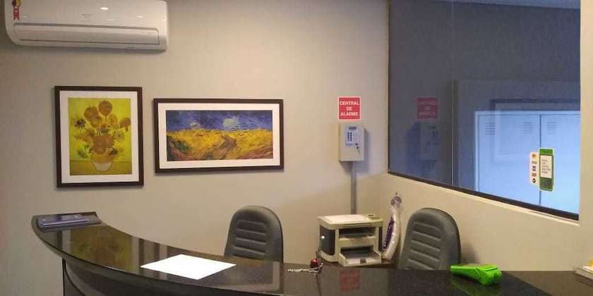 Imagen de los interiores del Hotel Central De Lins. Foto 19