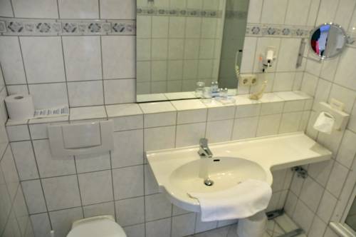 Imagen de la habitación del Hotel Central, Flensburgo. Foto 10