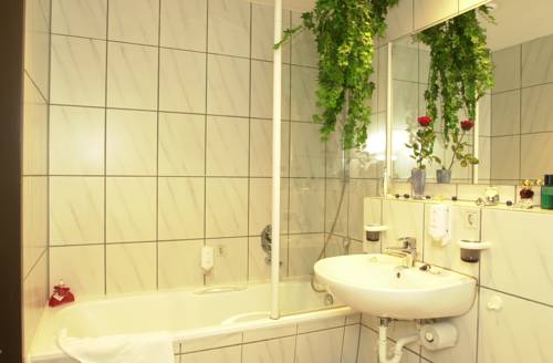 Imagen de la habitación del Hotel Central, Frankenthal. Foto 2