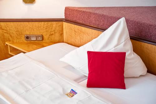 Imagen de la habitación del Hotel Central, Frankenthal. Foto 10