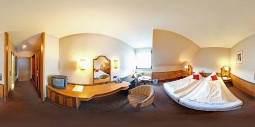 Imagen de la habitación del Hotel Central, Frankenthal. Foto 13