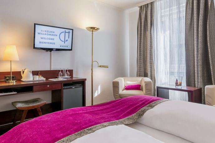 Imagen de la habitación del Hotel Central, Friburgo. Foto 7