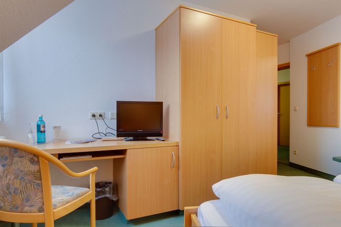 Imagen de la habitación del Hotel Central Friedrichshafen. Foto 6