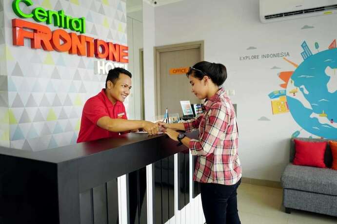 Imagen general del Hotel Central Front One Inn Jakarta Airport. Foto 7
