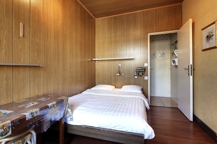 Imagen de la habitación del Hotel Central, Ginebra. Foto 3