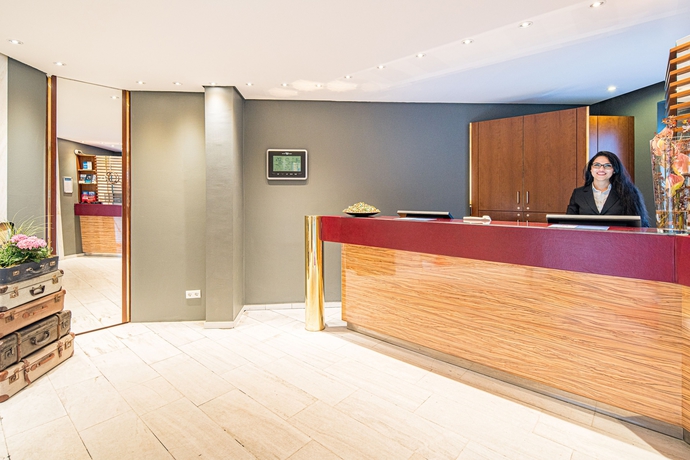 Imagen de los interiores del Hotel Central, Hamburgo. Foto 16