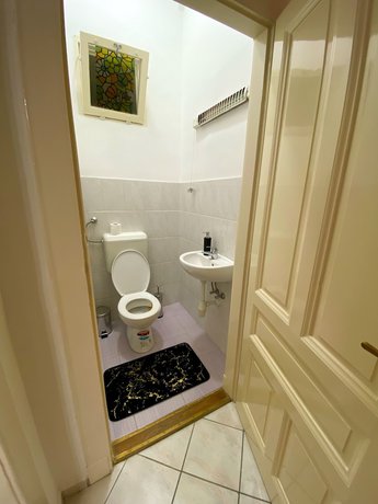 Imagen de la habitación del Hotel Central Hostel, Pecs. Foto 9