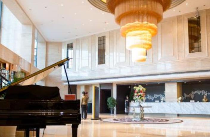Imagen de los interiores del Hotel Central Hotel, Qinhuangdao. Foto 17