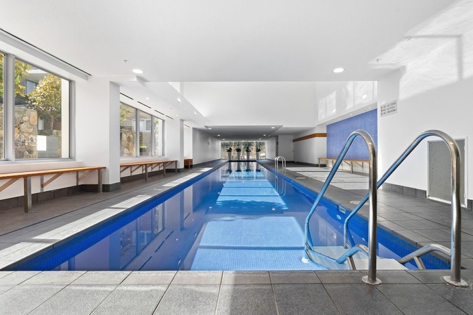 Imagen de la piscina del Hotel Central Lakeview Apartments. Foto 15