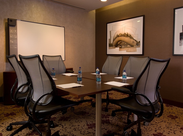 Imagen de los interiores del Hotel Central Loop. Foto 9