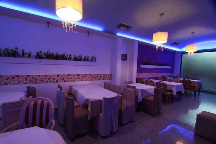 Imagen del bar/restaurante del Hotel Central, Loutraki. Foto 7