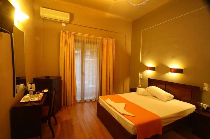 Imagen de la habitación del Hotel Central, Loutraki. Foto 8