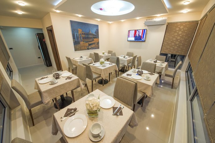 Imagen del bar/restaurante del Hotel Central Lux Kragujevac. Foto 2