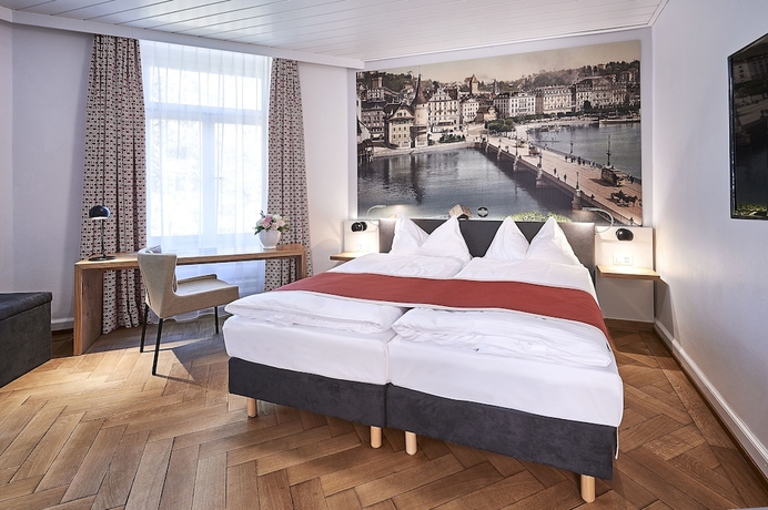 Imagen de la habitación del Hotel Central Luzern. Foto 2