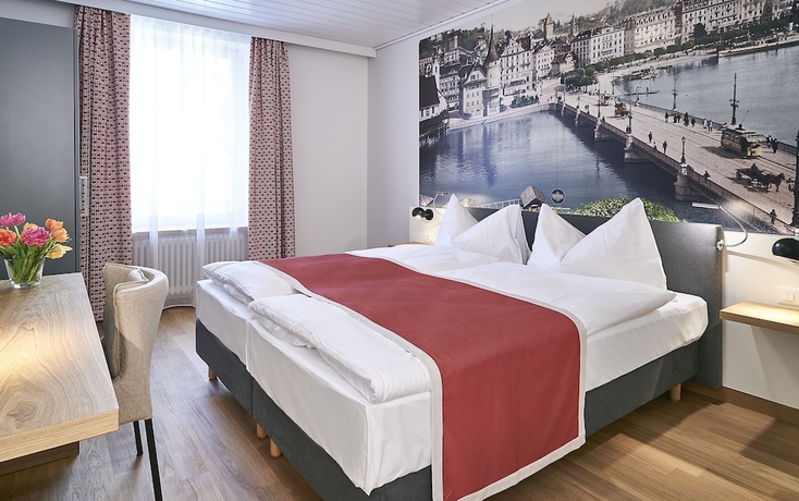 Imagen de la habitación del Hotel Central Luzern. Foto 3
