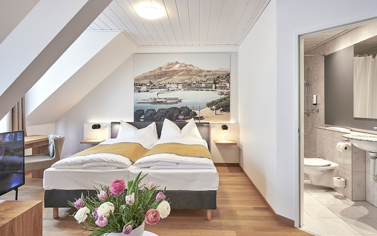 Imagen de la habitación del Hotel Central Luzern. Foto 10