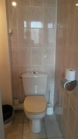 Imagen de la habitación del Hotel Central, Lyon. Foto 6