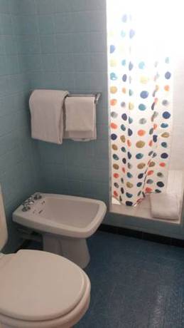 Imagen de la habitación del Hotel Central, Lyon. Foto 8