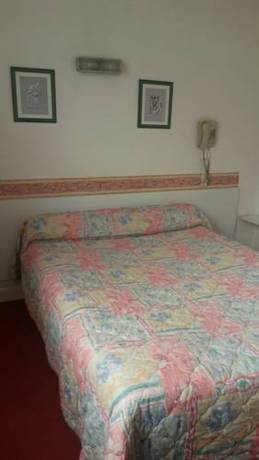 Imagen de la habitación del Hotel Central, Lyon. Foto 9