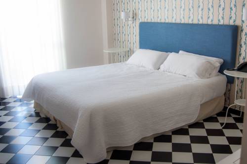 Imagen de la habitación del Hotel Central, Marbella. Foto 4