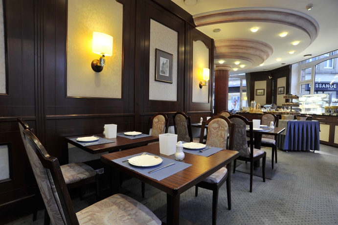 Imagen del bar/restaurante del Hotel Central Molitor. Foto 5