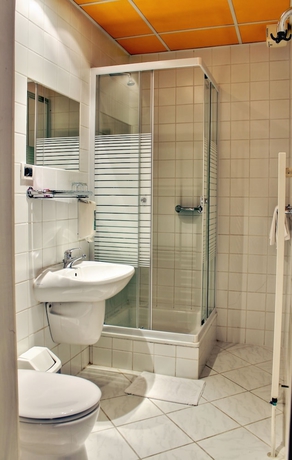 Imagen de la habitación del Hotel Central, NAGYKANIZSA. Foto 15