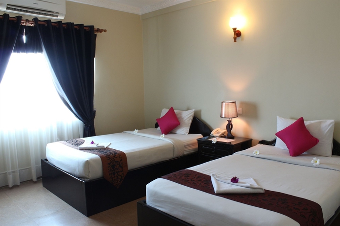 Imagen de la habitación del Hotel Central Night. Foto 3