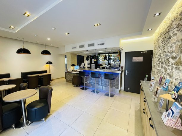 Imagen de los interiores del Hotel Central, Nimes. Foto 14